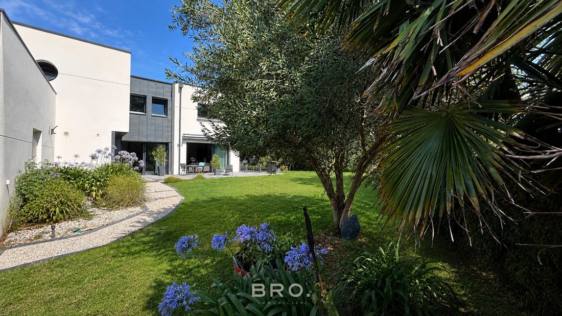 House in Zone Urbaine, Arradon, France 2 - 18526156