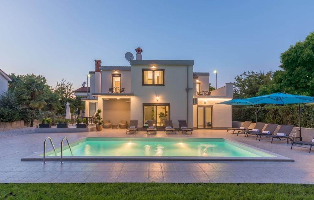 Villa in Porec, Istria County, Croatia 1 - 18526698