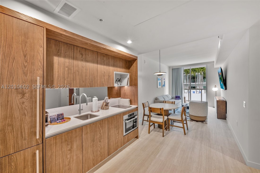 Condo in Miami, Florida, United States 1 - 17824074