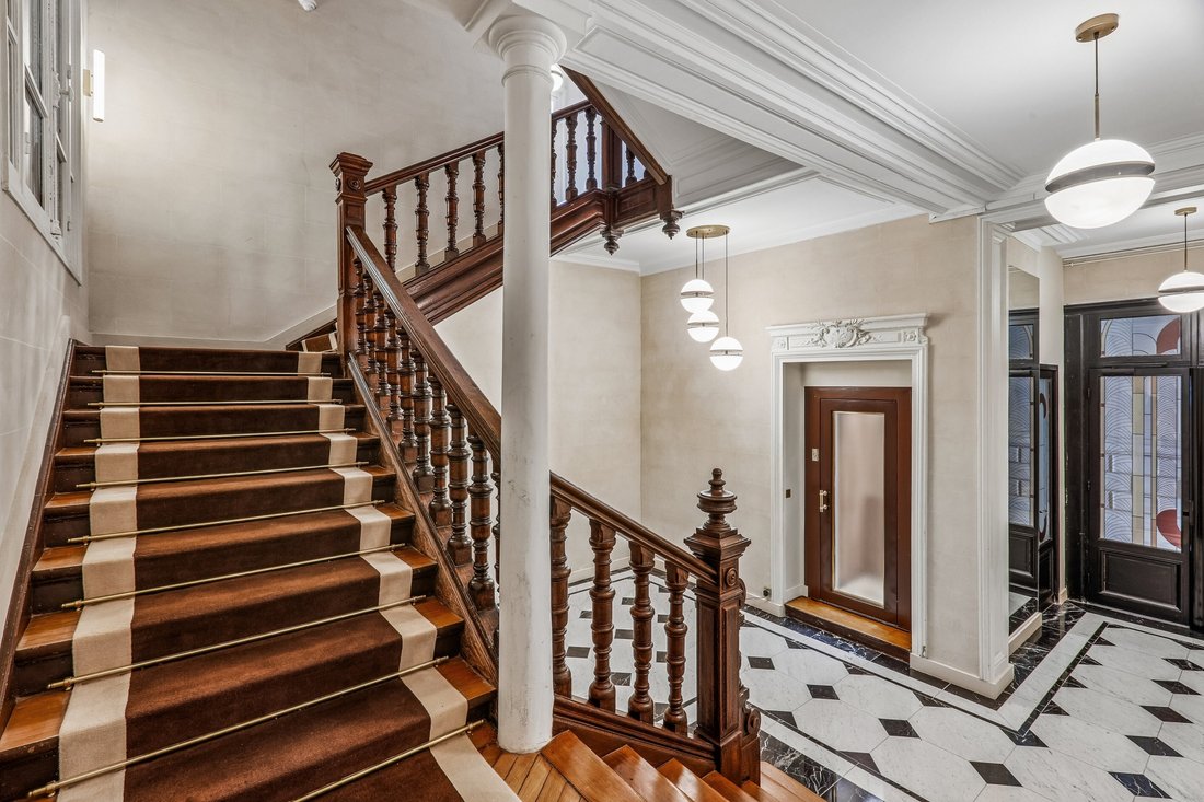 Apartment in Hoche-Friedland, Paris 8e Arrondissement, Paris 5 - 18530054