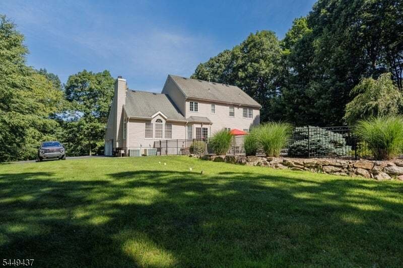 House in Roxbury Township, New Jersey, United States 2 - 18528837