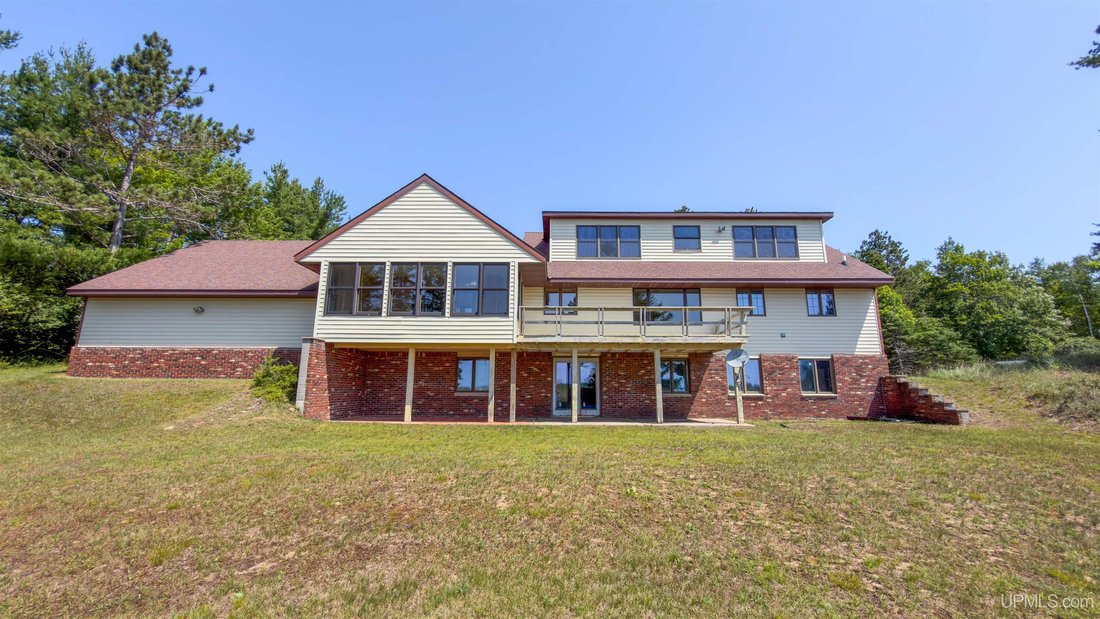 House in Gulliver, Michigan, United States 2 - 18528828