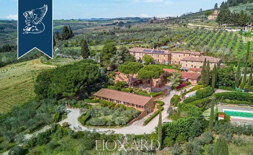 Villa in Poggibonsi, Tuscany, Italy 1
