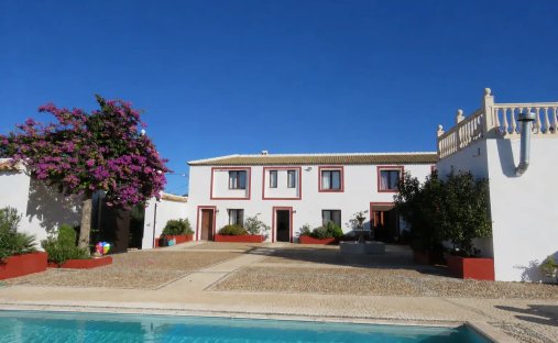 Landhaus in Lucena, Andalusien, Spanien 1