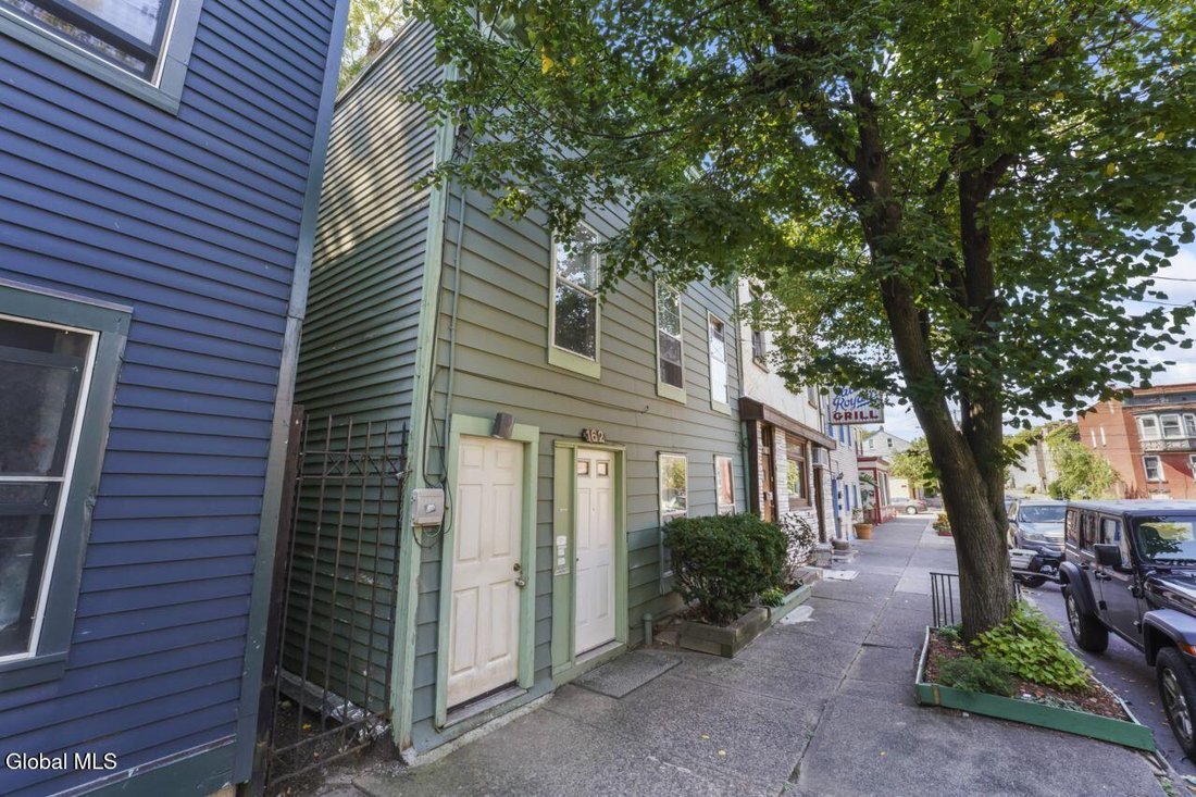 Albany, New York, United States 5 - 18528230
