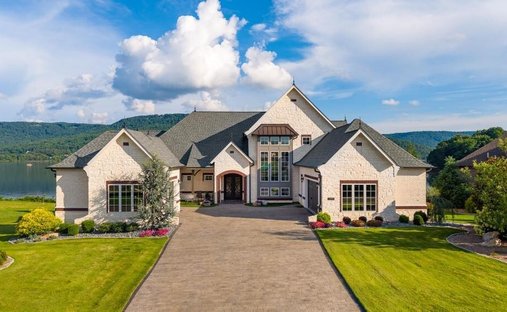 House in South Pittsburg, Tennessee, United States 1
