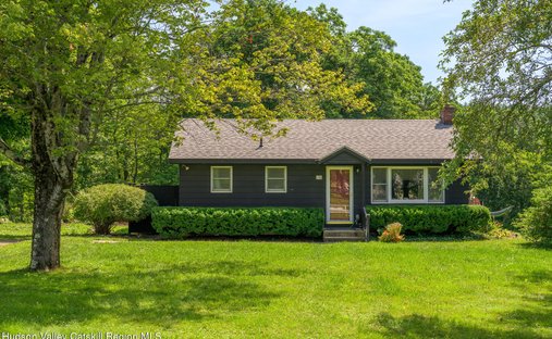 House in Canaan, New York, United States 1
