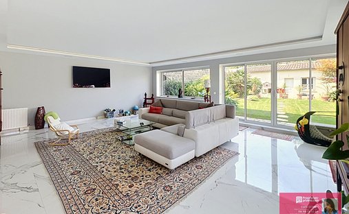Villa in Le Blanc-Mesnil, Ile-de-France, France 1