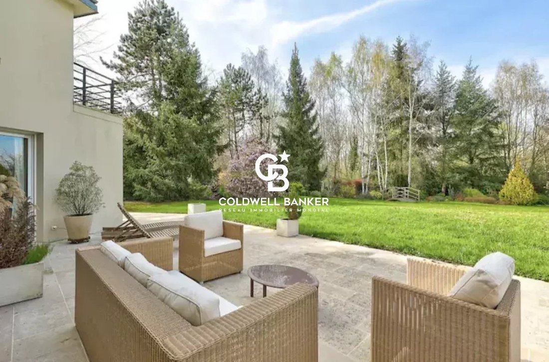 Estate in Anet, Centre-Val de Loire, France 3 - 18526673