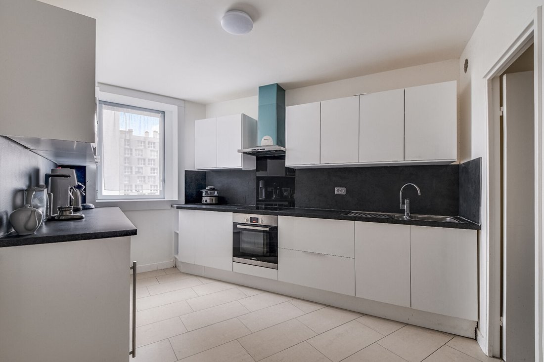 Apartment in Pereire-Malesherbes, Paris 17e Arrondissement, Paris 4 - 18526155