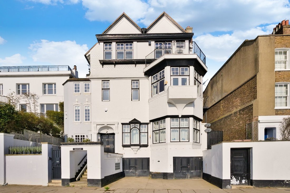 House in Chiswick, Hounslow, England 3 - 18526710