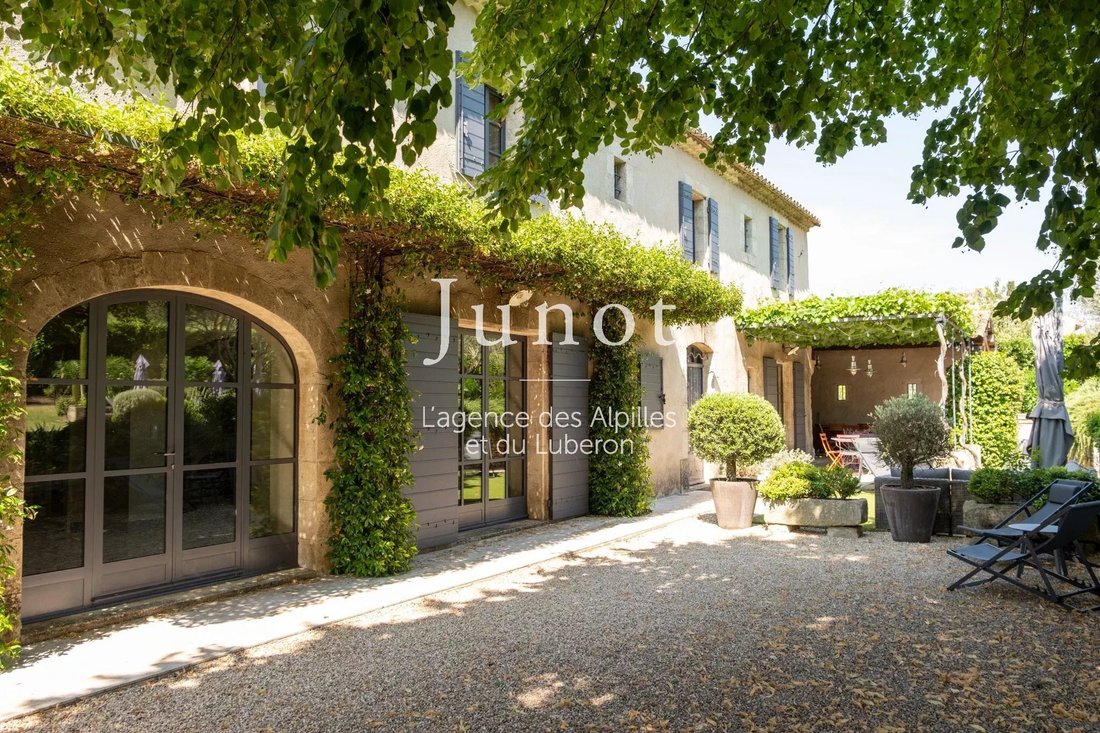 Country House in Saint-Rémy-de-Provence, Provence-Alpes-Côte d'Azur, France 2 - 18526603