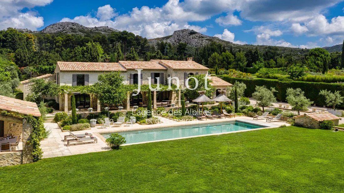 Country House in Maussane-les-Alpilles, Provence-Alpes-Côte d'Azur, France 1 - 13688823