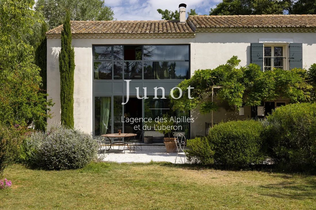 Country House in Saint-Rémy-de-Provence, Provence-Alpes-Côte d'Azur, France 3 - 13689164