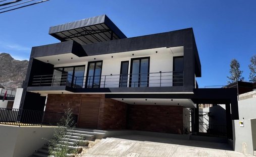 Townhouse in La Paz, La Paz Department, Bolivia 1