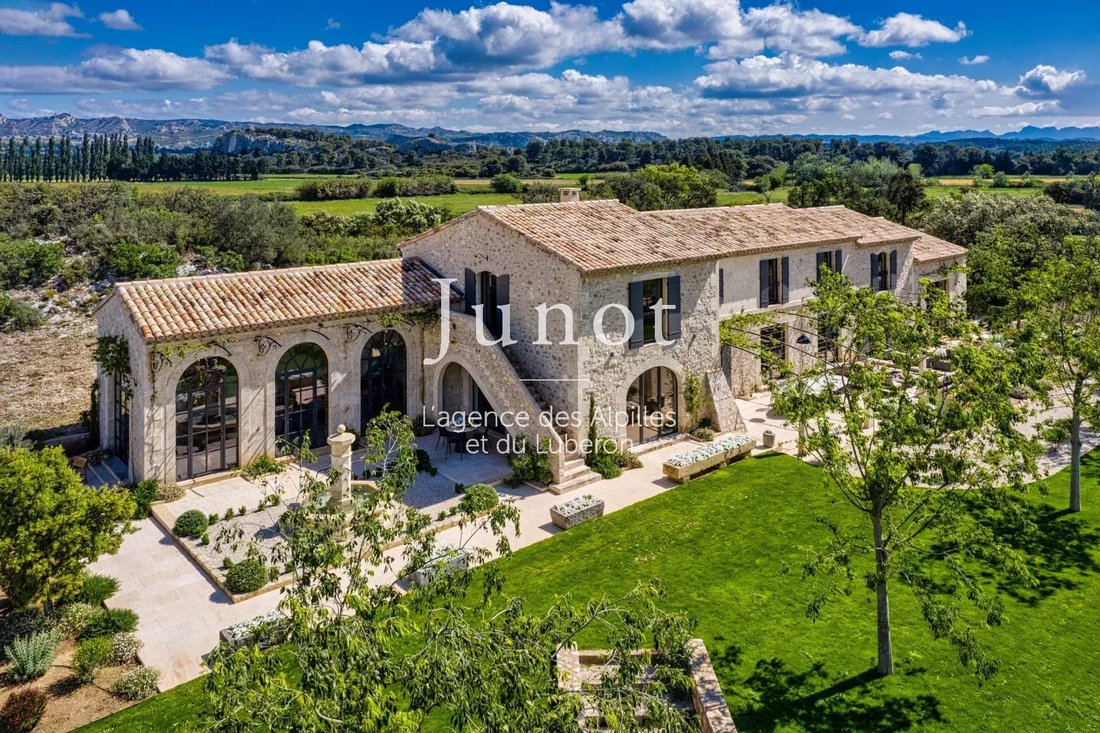 Country House in Maussane-les-Alpilles, Provence-Alpes-Côte d'Azur, France 1 - 14775998
