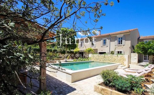House in Saint-Rémy-de-Provence, Provence-Alpes-Côte d'Azur, France 1