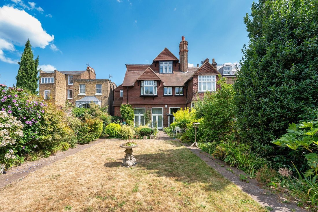 House in Chiswick, Hounslow, England 5 - 18526710