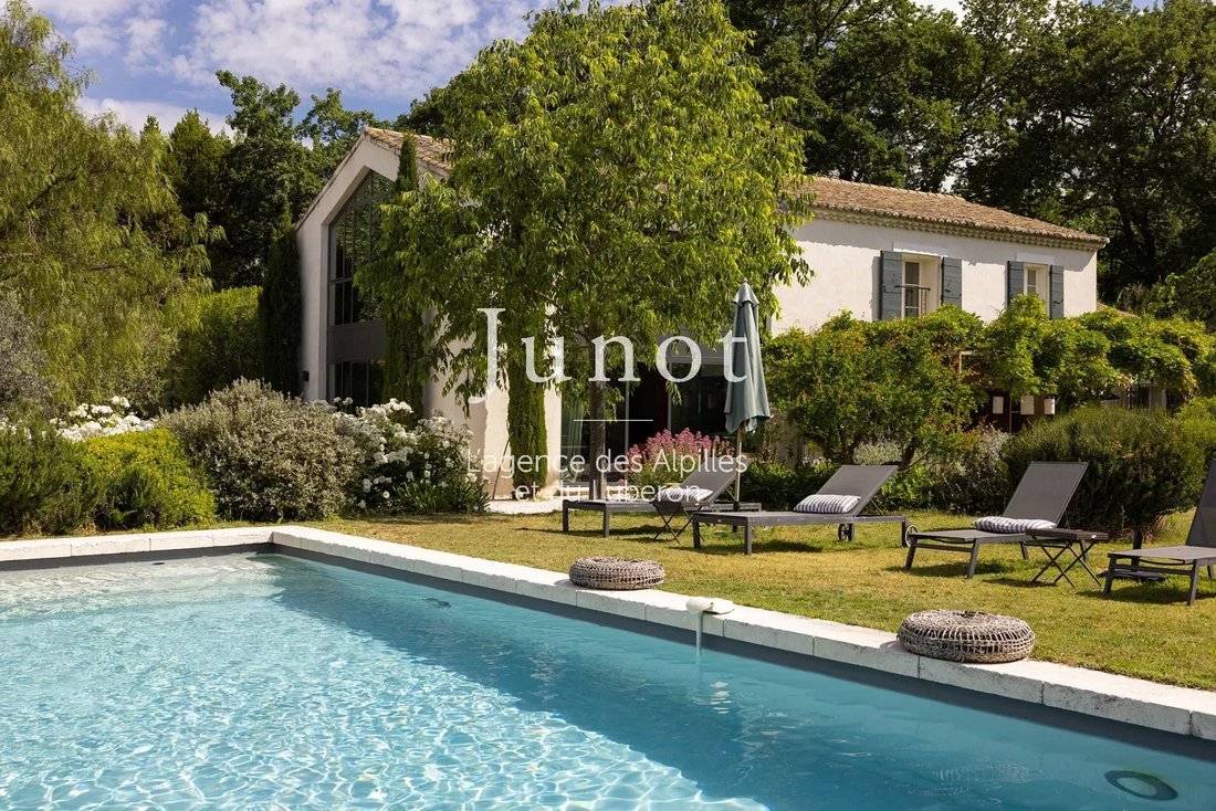 Country House in Saint-Rémy-de-Provence, Provence-Alpes-Côte d'Azur, France 1 - 13689164