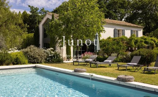 Maisons de campagne à Saint-Rémy-de-Provence, Provence-Alpes-Côte d'Azur, France 1