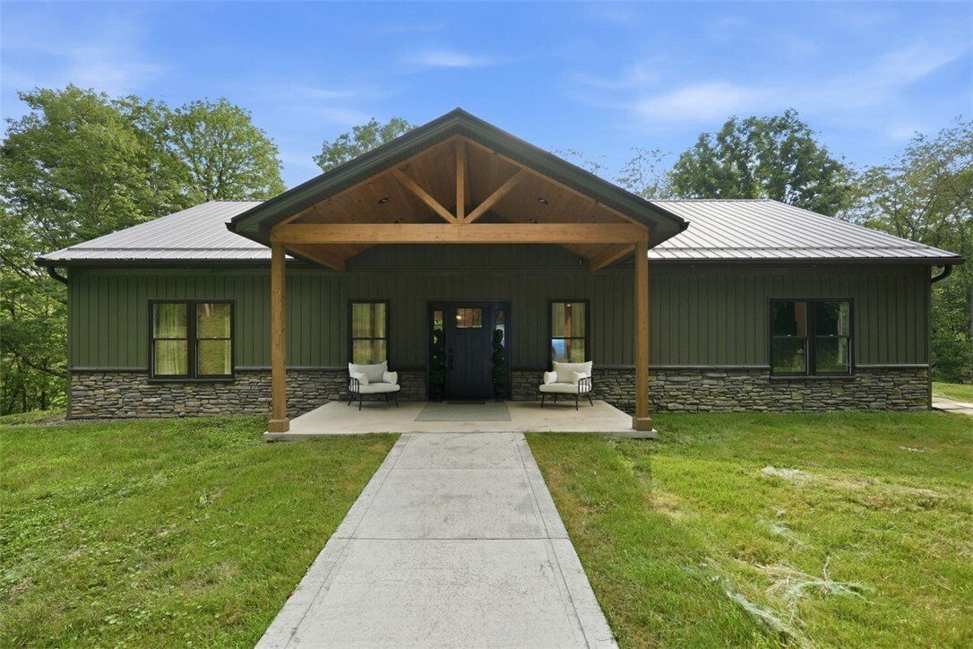 House in Bulger, Pennsylvania, United States 1 - 18526059