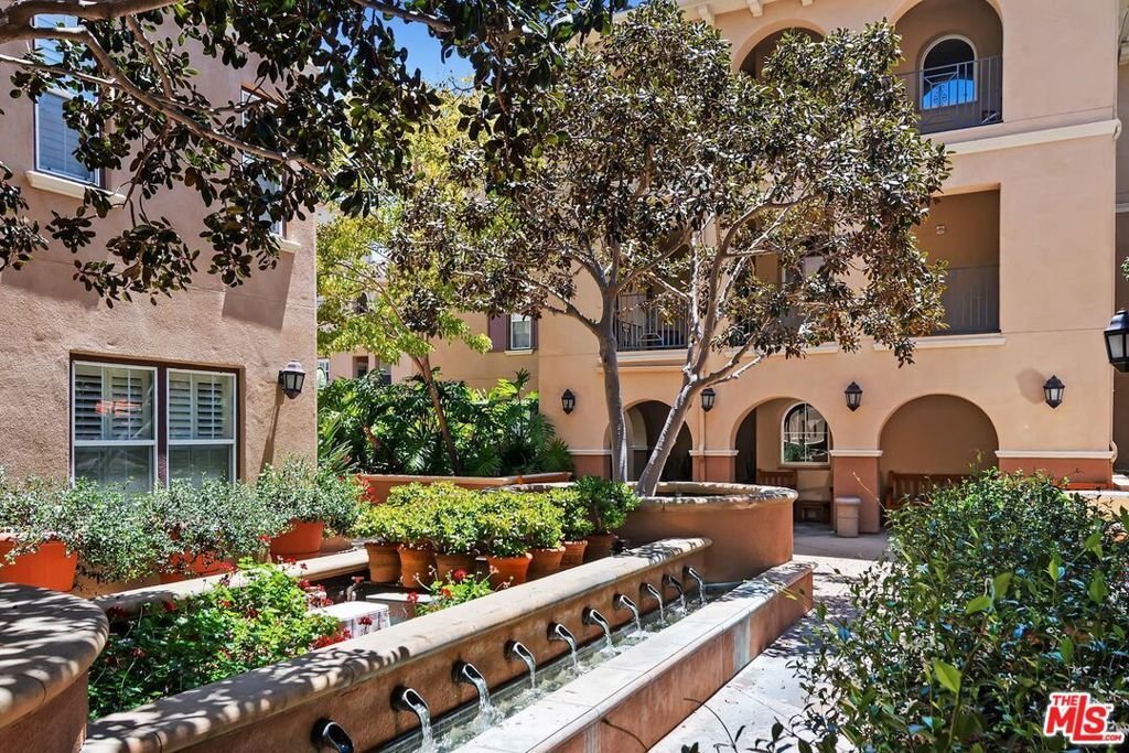 Condo in Los Angeles, California, United States 5 - 18528576