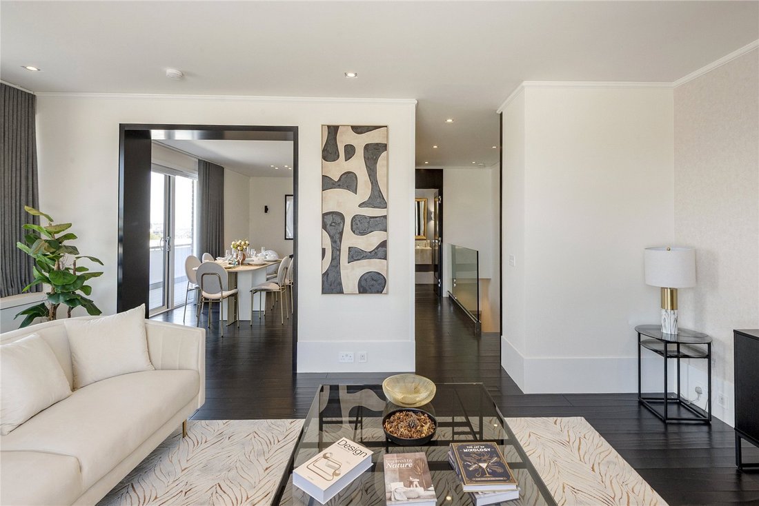 Apartment in Knightsbridge, Kensington And Chelsea, England 1 - 18526704