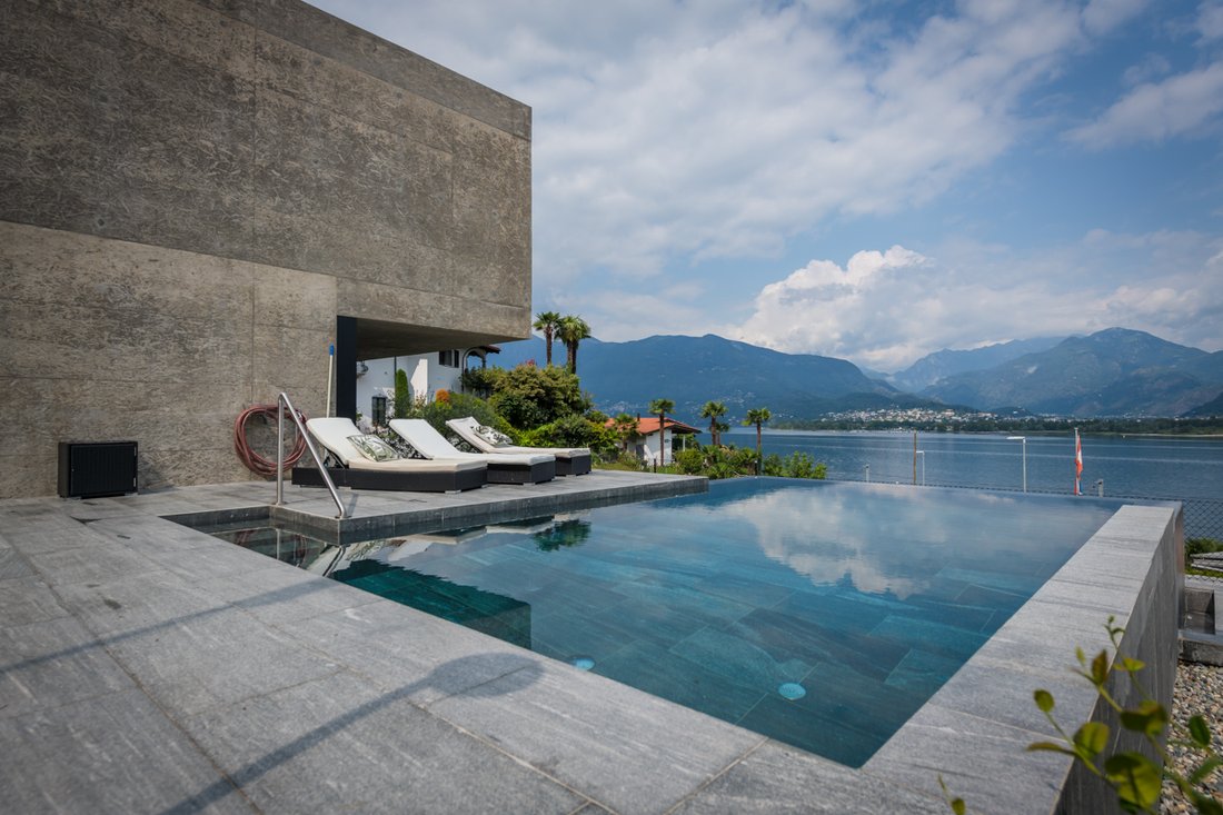 Villa in Gambarogno, Ticino, Switzerland 1 - 18527556