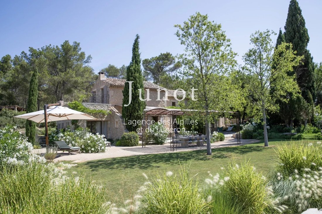 Country House in Saint-Rémy-de-Provence, Provence-Alpes-Côte d'Azur, France 1 - 13687886