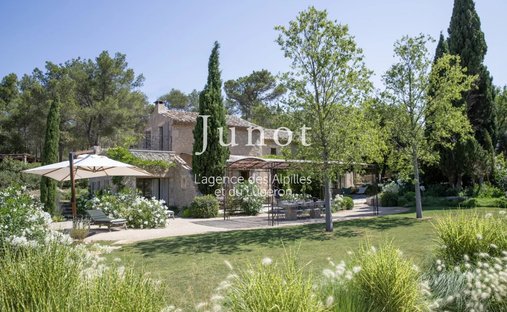 Country House in Saint-Rémy-de-Provence, Provence-Alpes-Côte d'Azur, France 1
