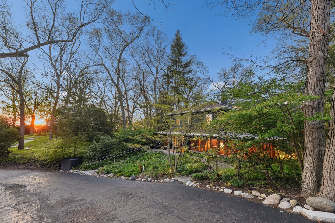 House in Beverly Shores, Indiana, United States 4 - 18527280