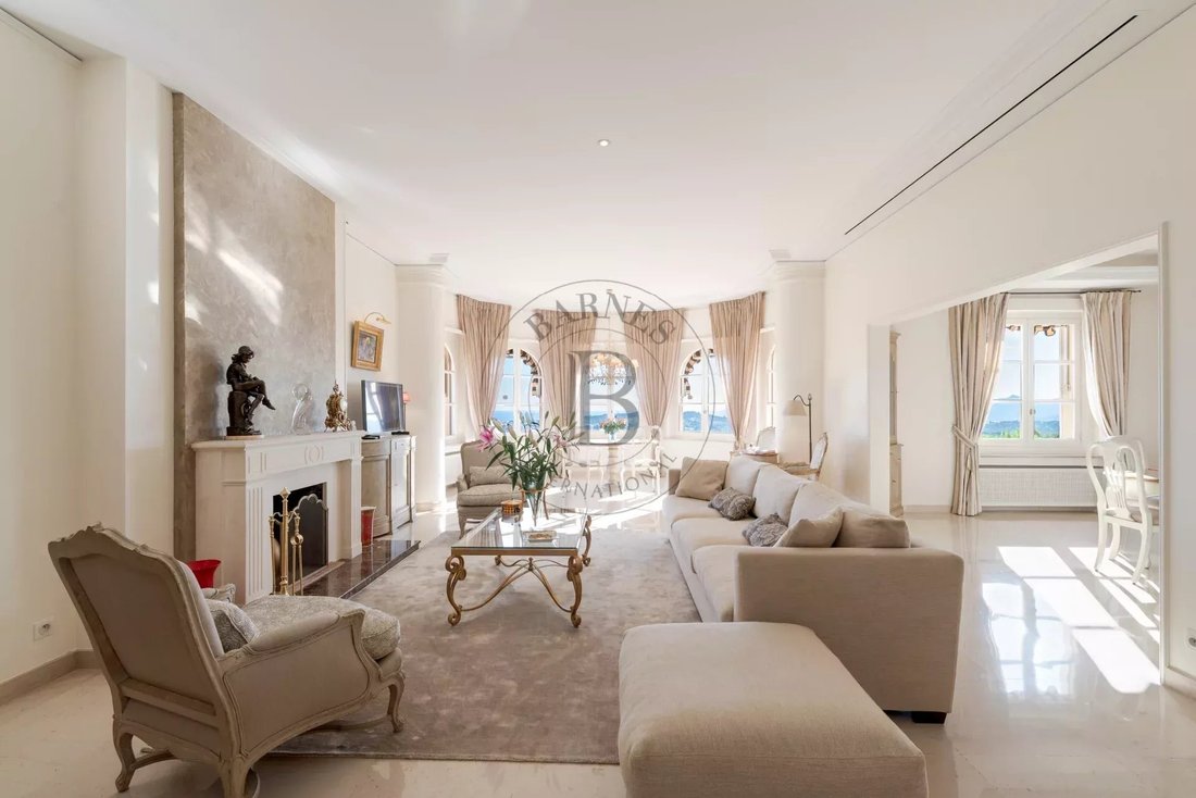 Villa in Mougins, Provence-Alpes-Côte d'Azur, France 4 - 17042839