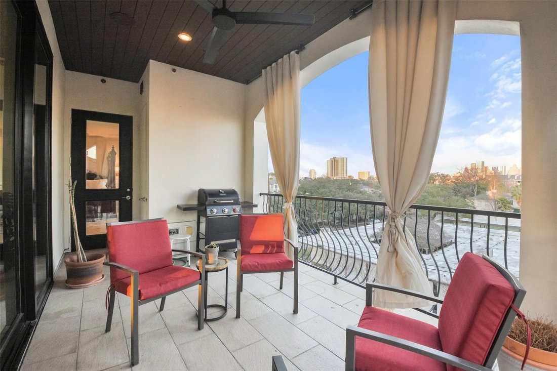 Condo in Houston, Texas, United States 4 - 18528196