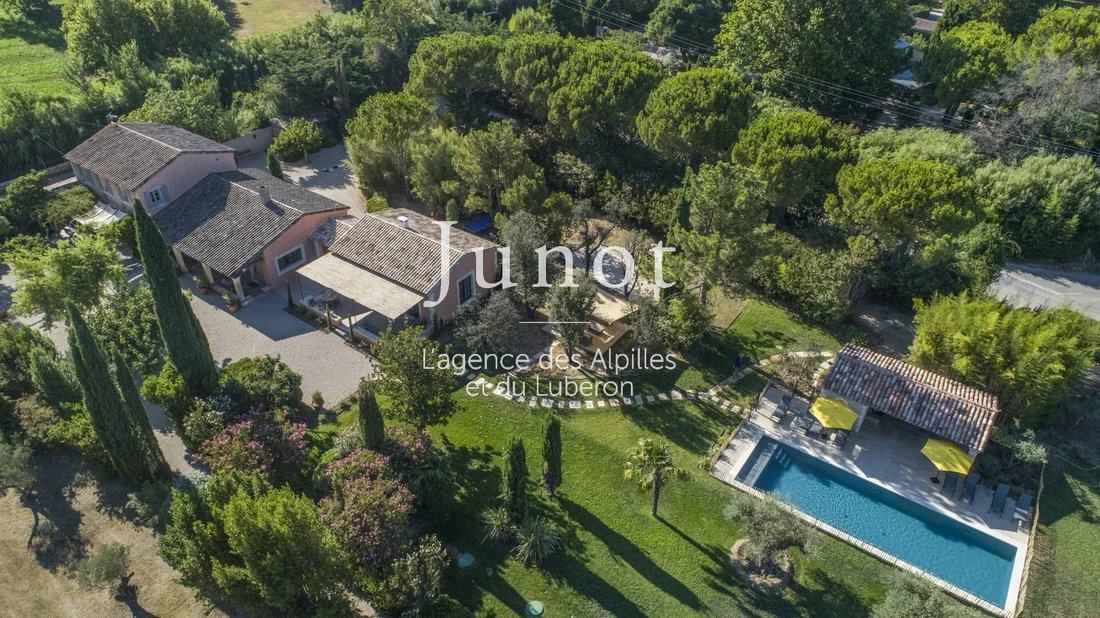 Country House in Eygalières, Provence-Alpes-Côte d'Azur, France 1 - 13688338