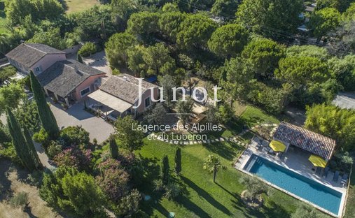 Country House in Eygalières, Provence-Alpes-Côte d'Azur, France 1