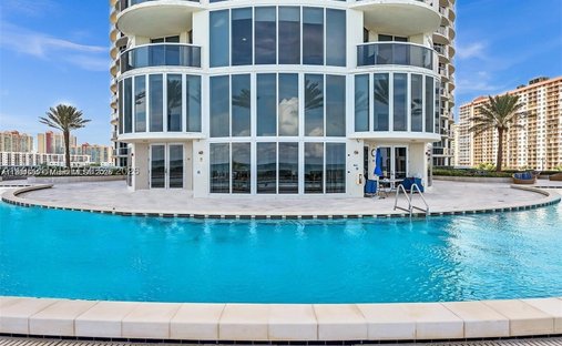 Condo in Sunny Isles Beach, Florida, United States 1