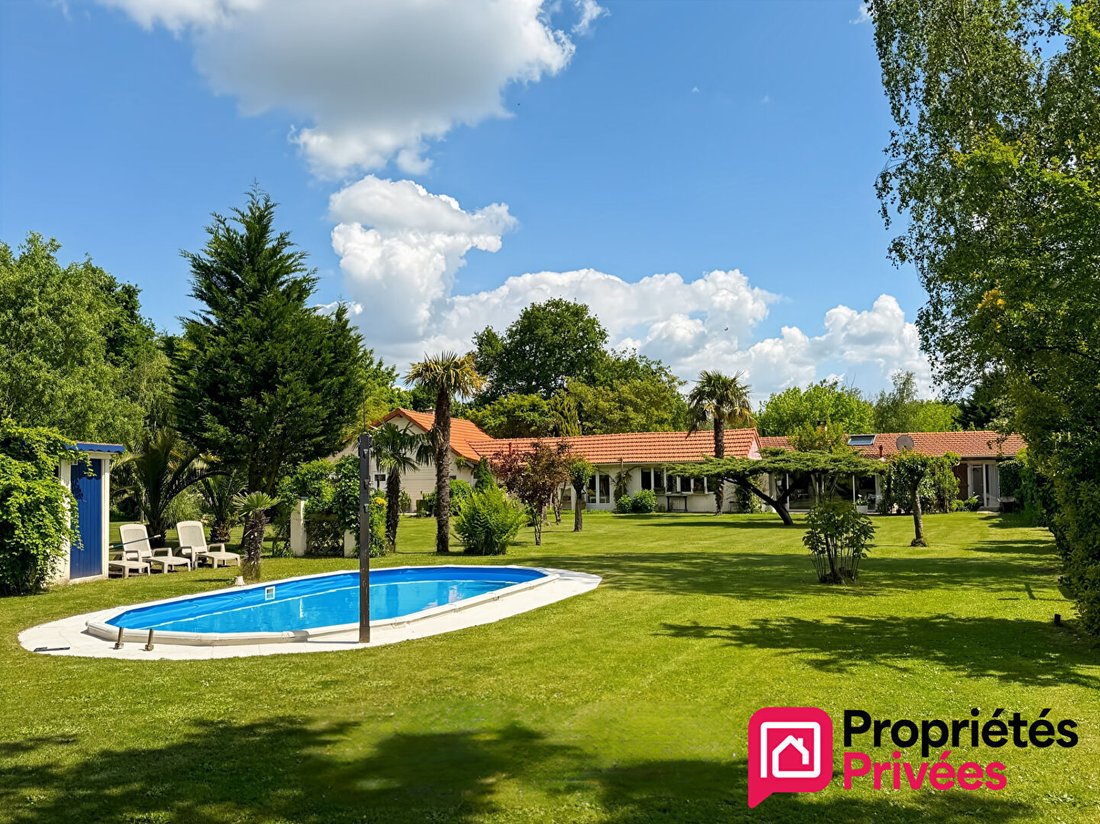 Villa in Vendays-Montalivet, Nouvelle-Aquitaine, France 1 - 18526823