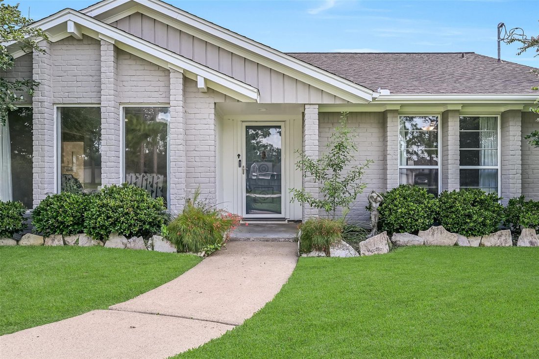 House in Friendswood, Texas, United States 4 - 18528155