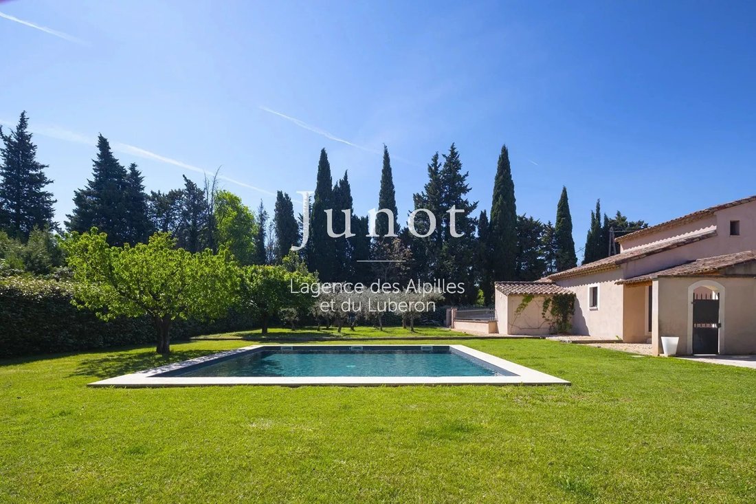 Villa in Eygalières, Provence-Alpes-Côte d'Azur, France 2 - 13769090