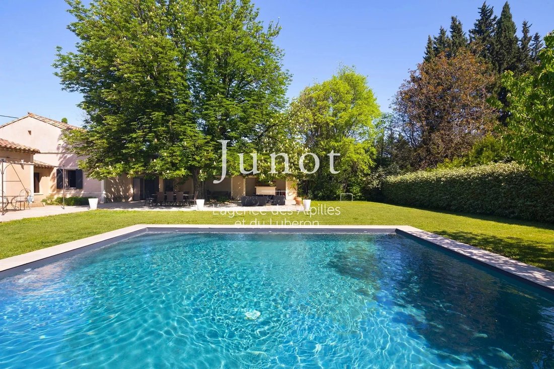 Villa in Eygalières, Provence-Alpes-Côte d'Azur, France 1 - 13769090