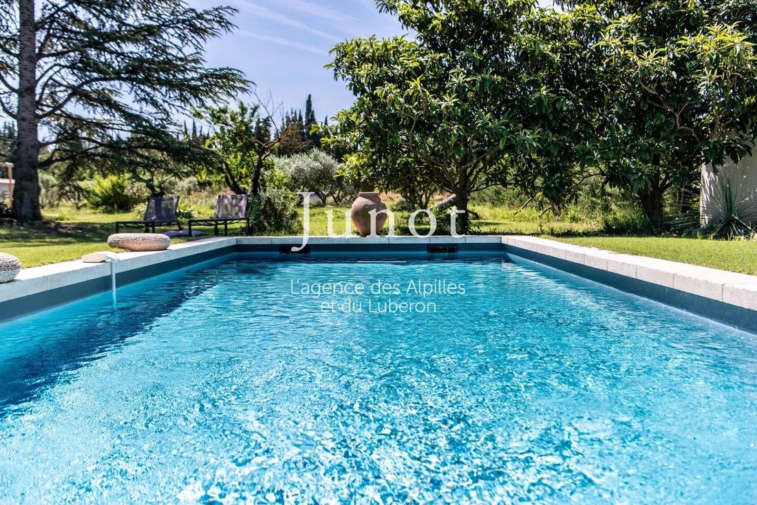 Country House in Saint-Rémy-de-Provence, Provence-Alpes-Côte d'Azur, France 4 - 13689164