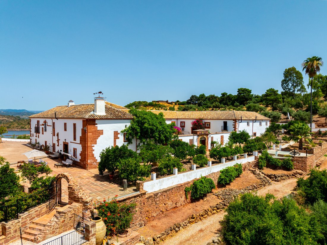 Estate in El Carpio, Andalusia, Spain 4 - 18529339