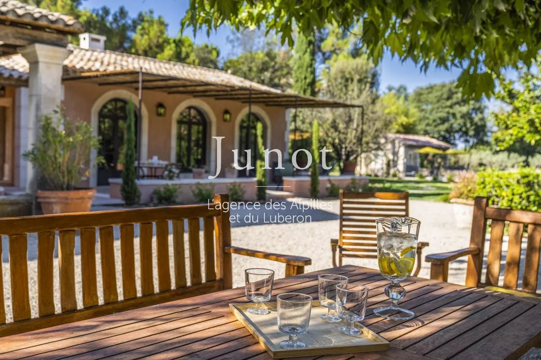 Country House in Eygalières, Provence-Alpes-Côte d'Azur, France 4 - 13688338
