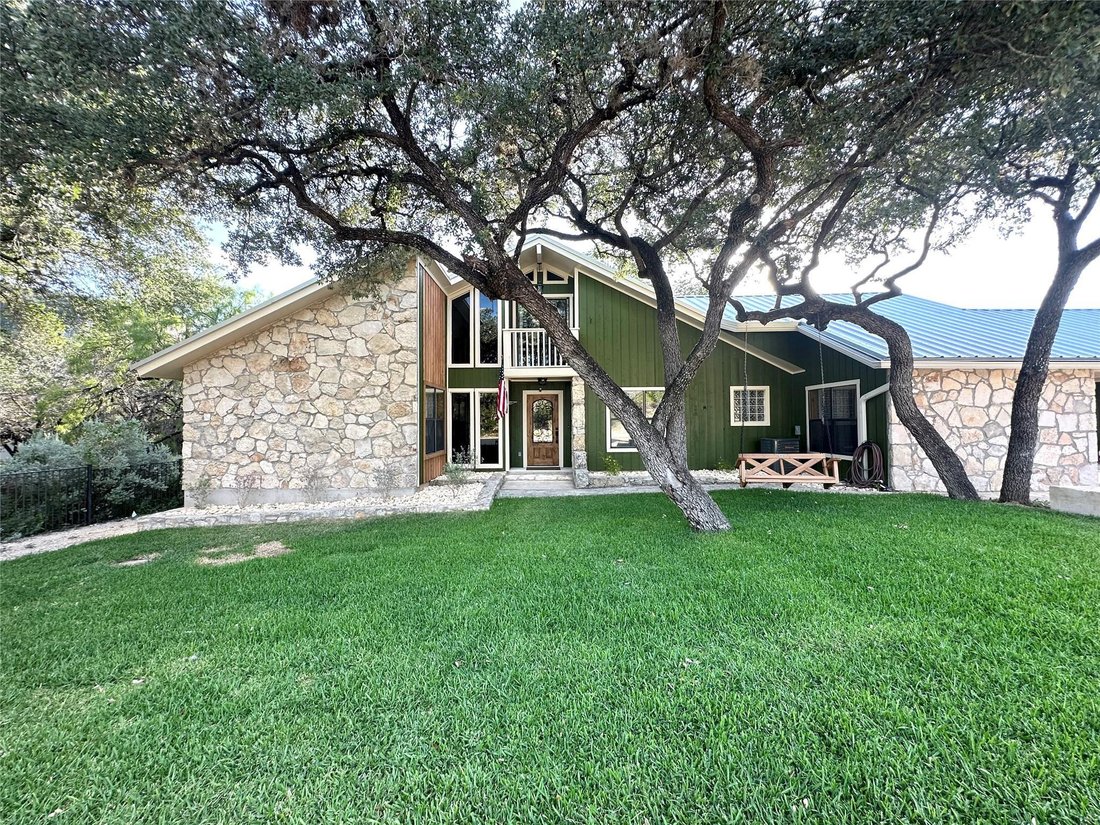 House in Concan, Texas, United States 5 - 18528194