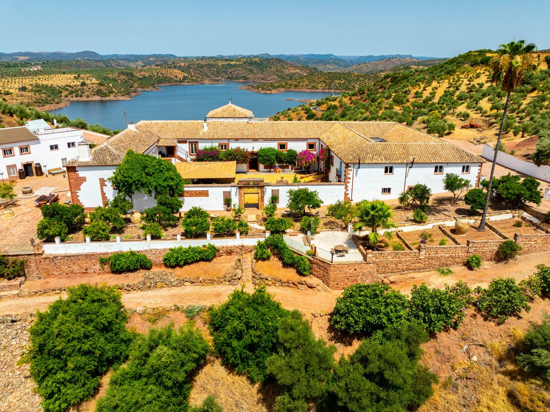 Estate in El Carpio, Andalusia, Spain 2 - 18529339