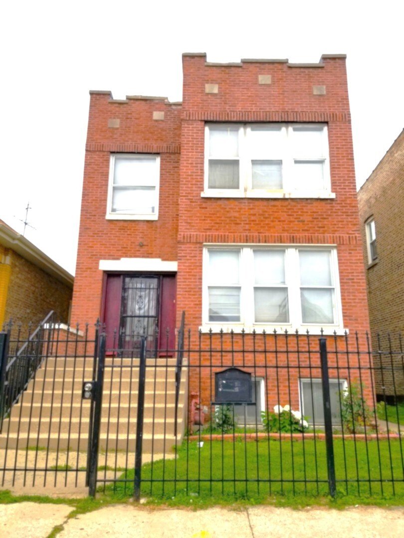 Chicago, Illinois, United States 3 - 18529006