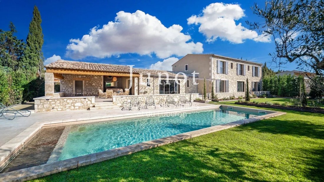 Country House in Maussane-les-Alpilles, Provence-Alpes-Côte d'Azur, France 1 - 14332913