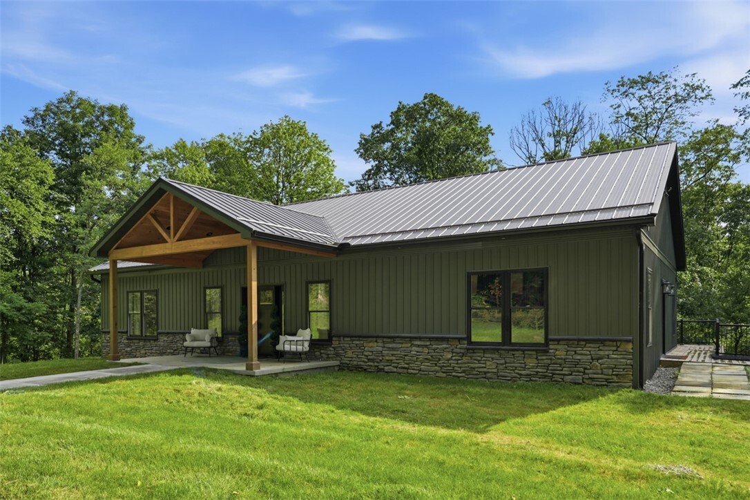 House in Bulger, Pennsylvania, United States 3 - 18526059