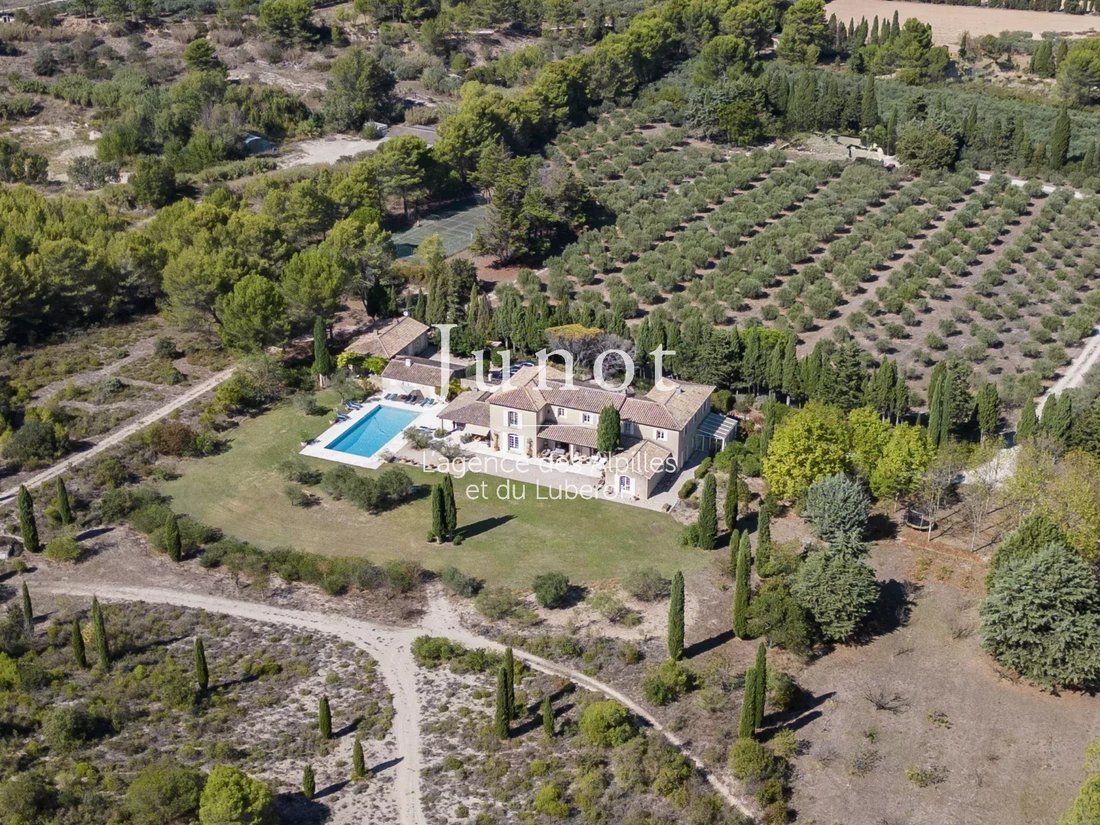 Country House in Saint-Rémy-de-Provence, Provence-Alpes-Côte d'Azur, France 3 - 13688915