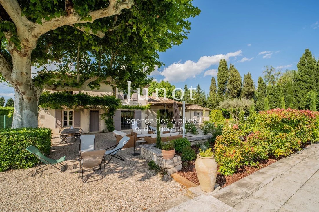 Country House in Saint-Rémy-de-Provence, Provence-Alpes-Côte d'Azur, France 2 - 13688945
